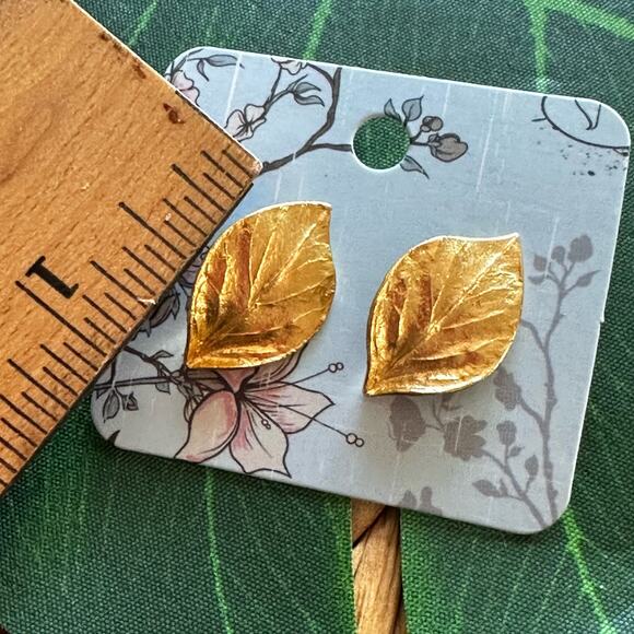 BOGO FREE GOLD LEAF POST EARRINGS - Picture 5 of 6